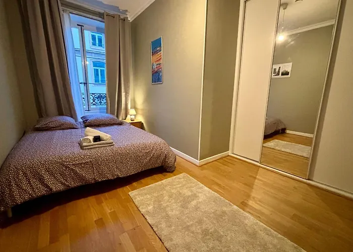 Authentic Charm And Design In Apartment Straßburg
